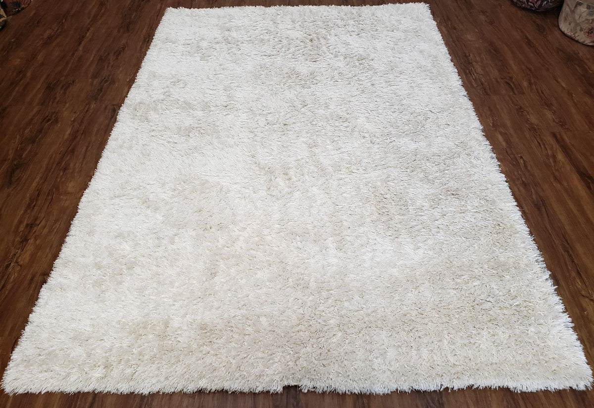 Safavieh Shag Rug 5x8, Pearl White Color, Isaac Mizrachi Shag Collection 5x7 Carpet, High Pile Soft Fluffly Bedroom Rug, Living Room Rug
